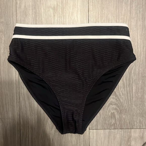 Niptuck 2 piece bikini set - Picture 3 of 13